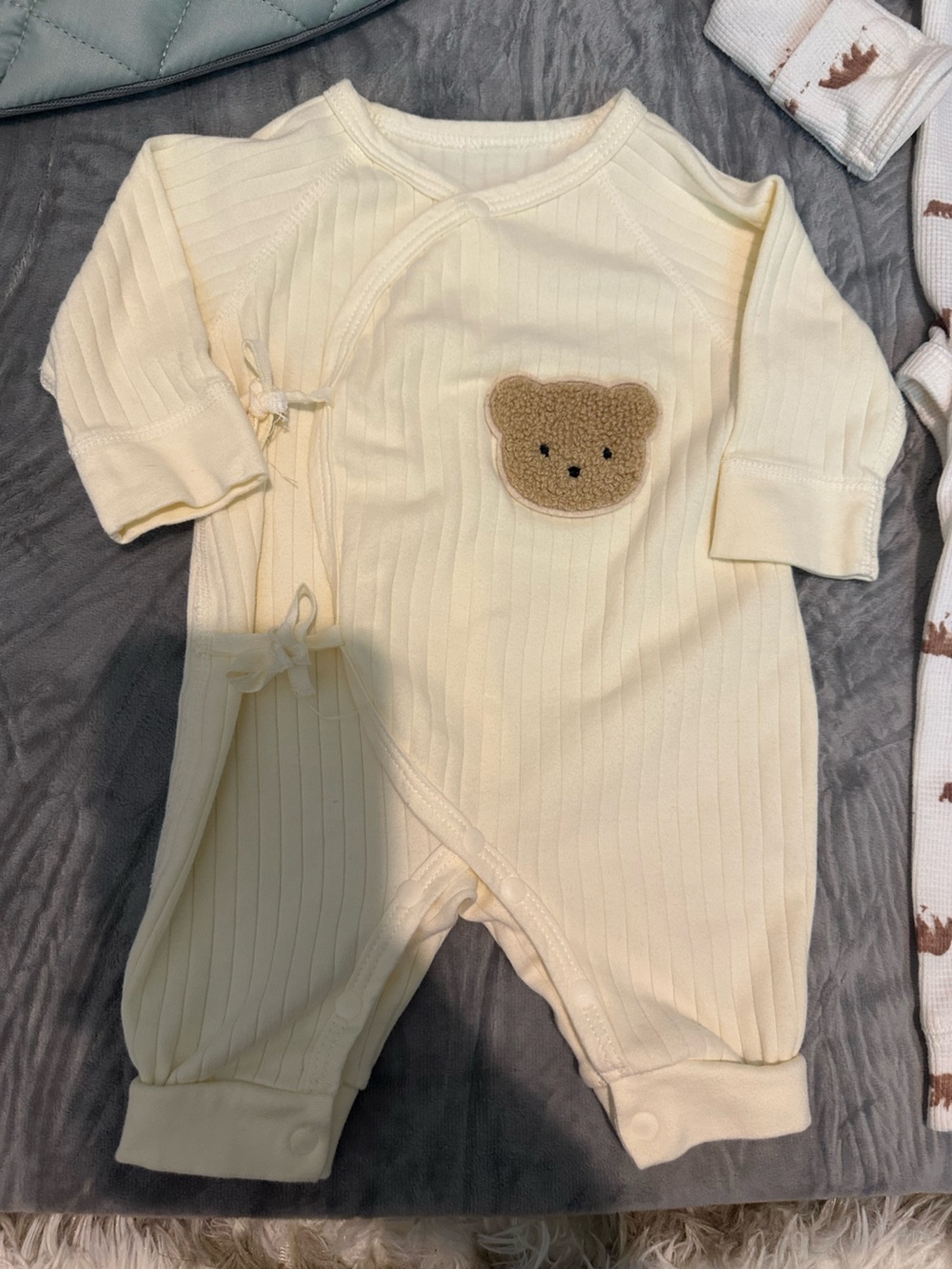 5/$25 bear themed baby bundle - Picture 2 of 9